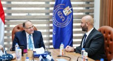 رئيس هيئة الدواء المصرية يبحث مع شركة P&G العالمية دعم الاستثمار في المستحضرات الدوائية والتوسع في السوق الدوائي