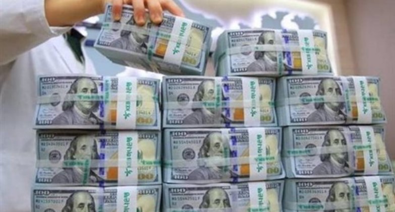 ضبط قضايا إتجار بالنقد الأجنبي 