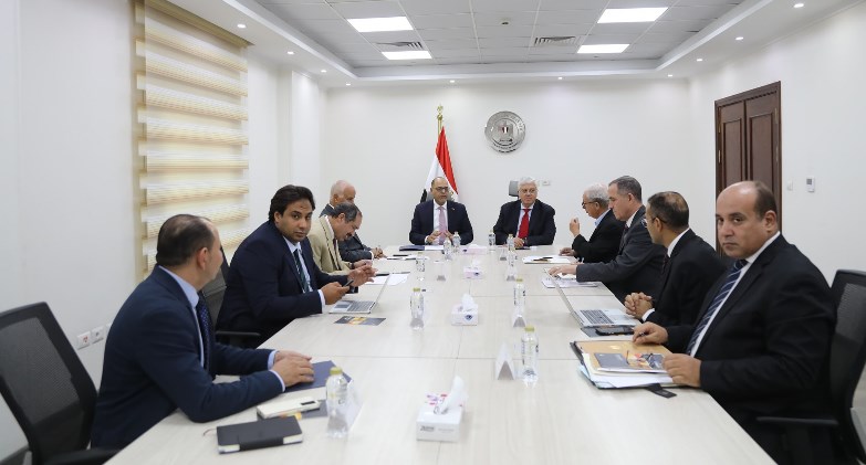 وزيرا التعليم العالي والعمل يبحثان تأهيل الطلاب والخريجين لسوق العمل
