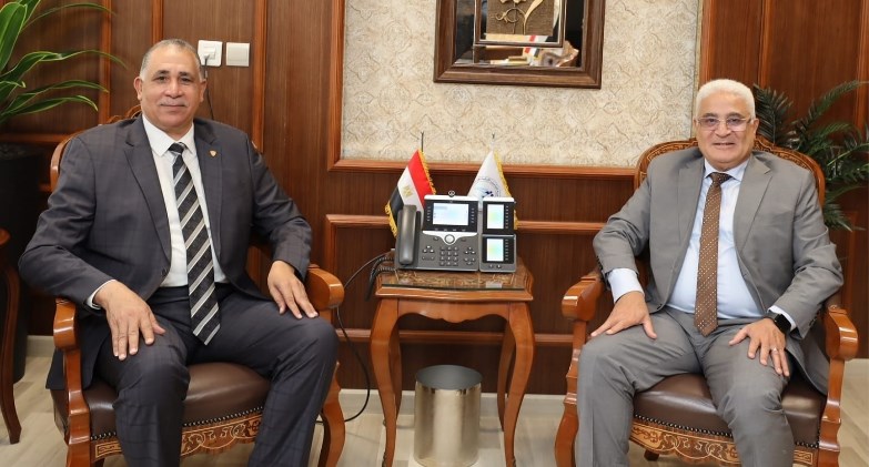 اللواء جمال عوض يلتقي نقيب المحامين لبحث التعاون بالتأمينات الاجتماعية