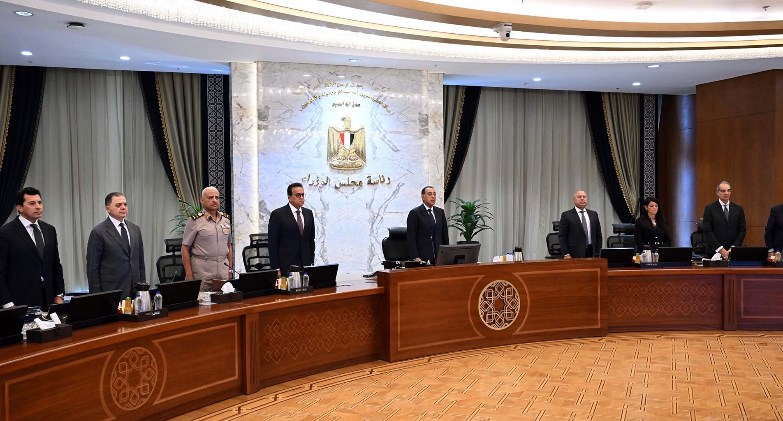 مجلس الوزراء يستهل اجتماعه اليوم بالوقوف دقيقة حداد على روح الدكتور علي المصيلحي 