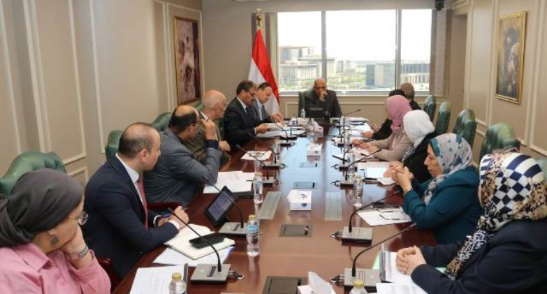 عصمت: فصل الشركة المصرية لنقل الكهرباء كمشغل مستقل لتعزيز الحوكمة 