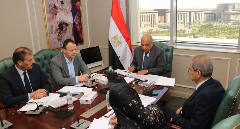 عصمت: تعزيز الحوكمة والشفافية وتطوير البنية المؤسسية لقطاع الكهرباء