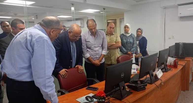 وزير الكهرباء يتفقد مركز تحكم الدقي