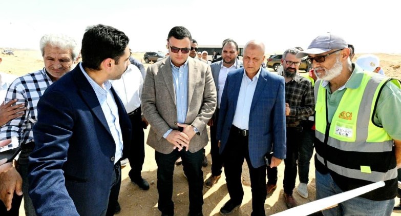  وزير الإسكان يتفقد المركز التكنولوجي لخدمة المواطنين بالعبور الجديدة 