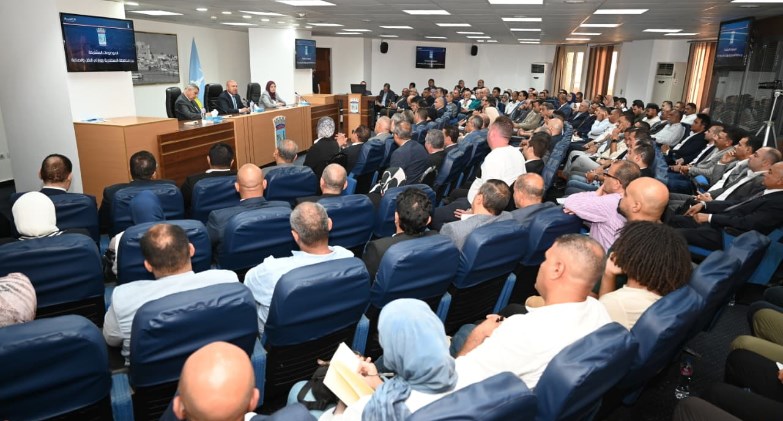 الوزير يوجه بدراسة إقامة منطقة صناعية لنشاط الدباغة 