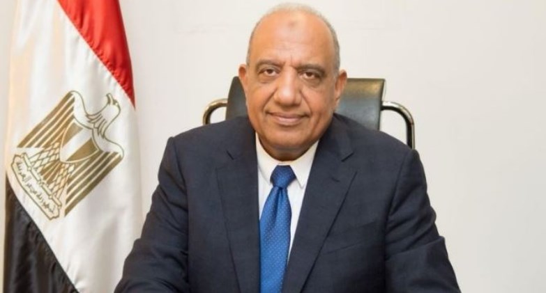 لدكتور محمود عصمت وزير الكهرباء والطاقة المتجددة