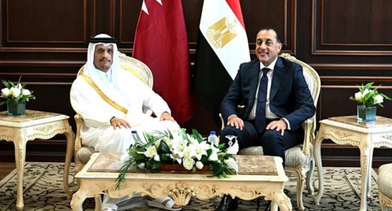 رئيس الوزراء يبحث مع نظيره القطري مجالات التعاون والإستثمار المشتر