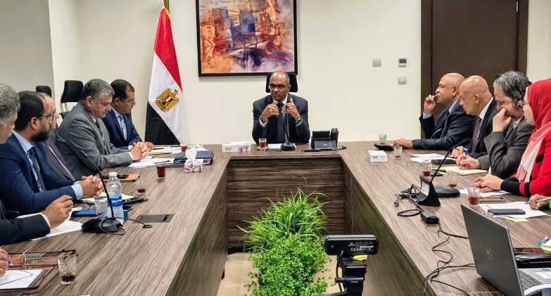 الإسكان تتابع إنتاج مجمع محطات تحلية مياه البحر بالعين السخنة