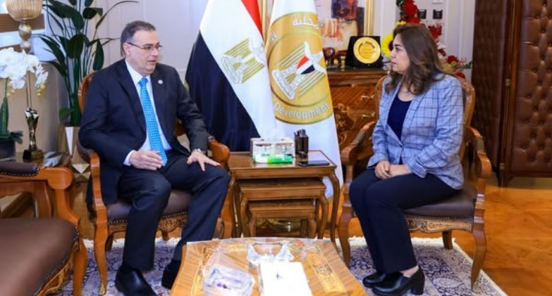  وزيرة التنمية المحلية