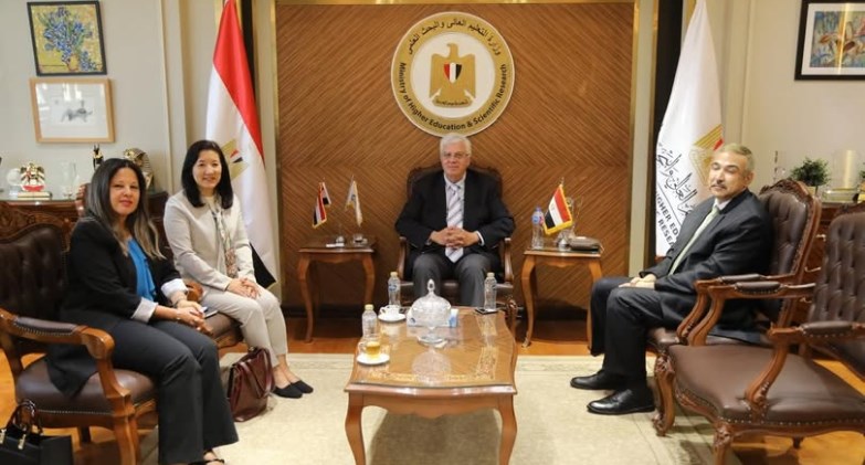 عاشور يناقش سبل تعزيز التعاون مع برنامج الأمم المتحدة 