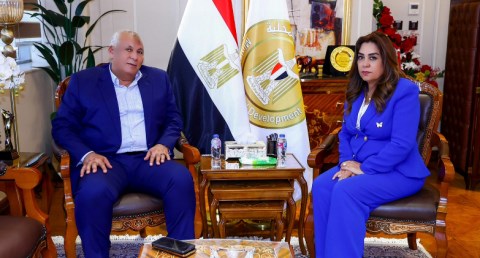 وزيرة التنمية المحلية تبحث مع محافظ الوادي الجديد الموقف التنفيذي للمشروعات التنموية والخدمية