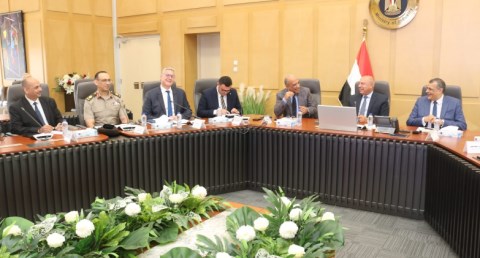  الأعلى للطاقة يناقش الإسراع في توفير الطاقة اللازمة لمشروعات الصناعة 