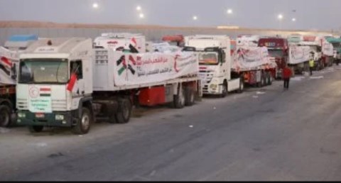 قافلة المساعدات الإنسانية الـ38 تدخل إلى الفلسطينيين بقطاع غزة