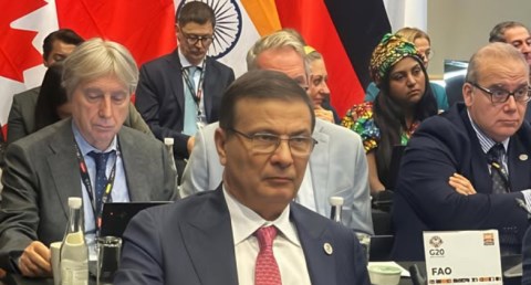 وزير الزراعة واستصلاح الأراضي