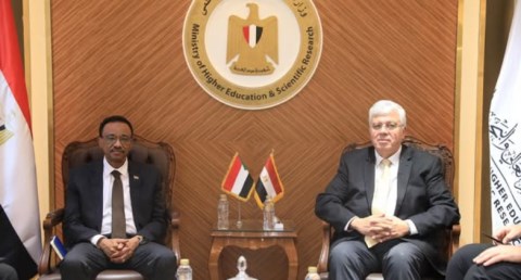 أيمن عاشور وزير التعليم العالي والبحث العلمي