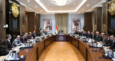 رئيس الوزراء يتابع جهود إعادة هيكلة وتطوير شركات الغزل والنسيج