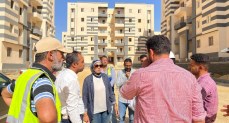 وزير الإسكان يتابع المشروعات الخدمية والبنية الأساسية بالسويس الجديدة