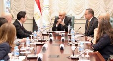 وزير التربية والتعليم يستعرض مع مسئولي شركة "سبريكس" اليابانية  