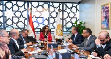 وزيرة التنمية المحلية تبحث مستجدات مشروع تطوير مدينة دهب الممول من البنك الإسلامي للتنمية