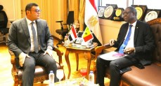 وزير الإسكان يستقبل سفير جمهورية السنغال 