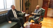 وزيرا الكهرباء والبترول يناقشان خطة التوسع في مشروعات الطاقة المتجددة  