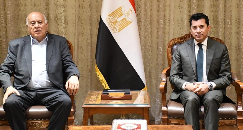 وزير الشباب والرياضة يلتقي نظيره الفلسطيني بمقر الوزارة بالعاصمة الإدارية لمناقشة الملفات الشبابية والرياضية