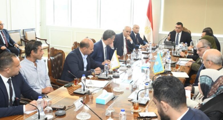  وزير الإسكان والمرافق والمجتمعات العمرانية