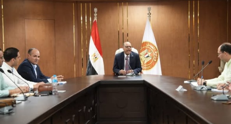  وزير العمل محمد جبران