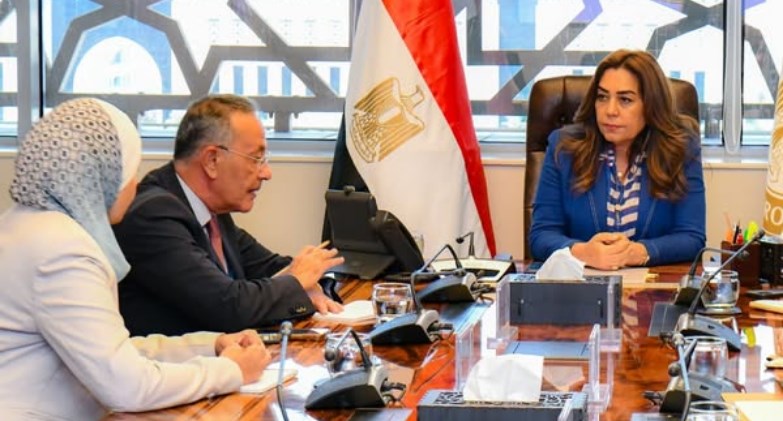    وزيرة البيئة تلتقي رئيس المتحف المصري الكبير