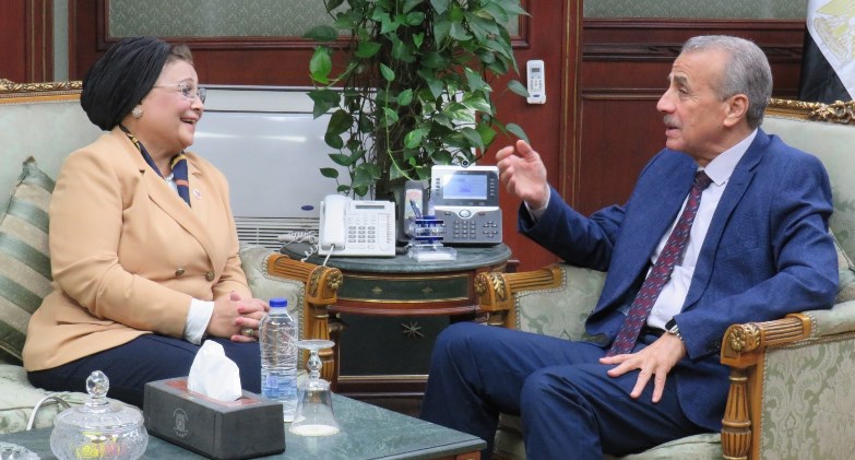   الصحة تبحث مع التعبئة والإحصاء التعاون في إعداد مسح الأسرة المصرية