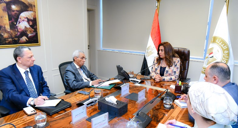 وزير البيئة تلتقي منظمي إحتفالية الإفتتاح الرسمى للمتحف المصرى الكبير 