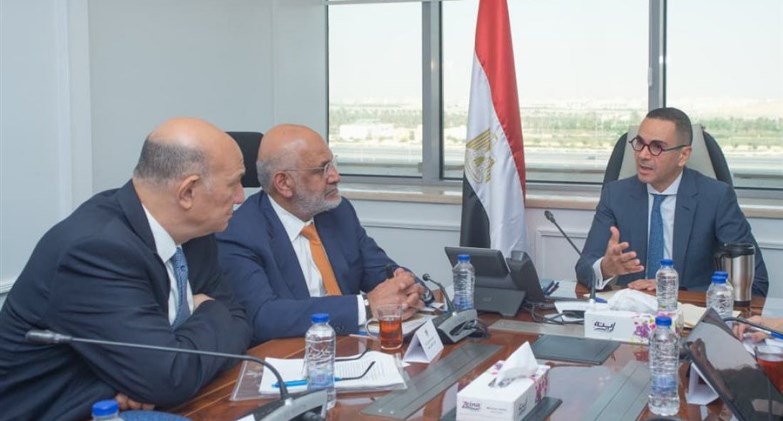 وزير الاستثمار يبحث سبل تعزيز الشراكة بين مصر ومجموعة البنك الدولي  
