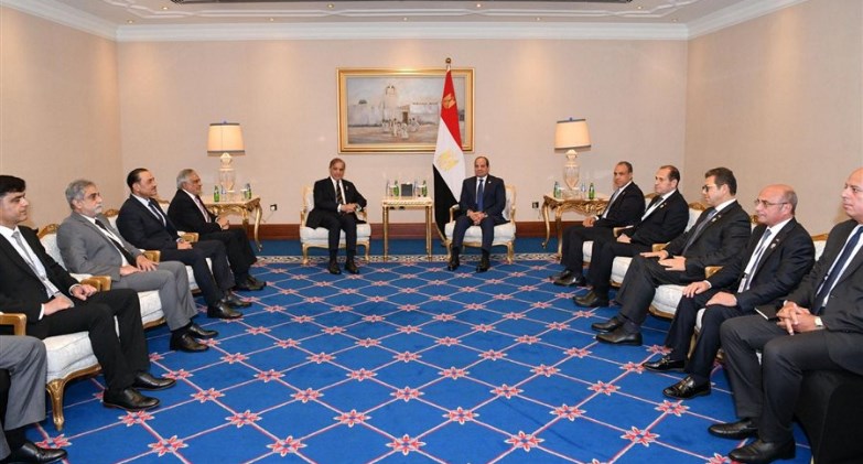 الرئيس السيسي يبحث سبل تعزيز العلاقات الثنائية بين مصر وباكستان 