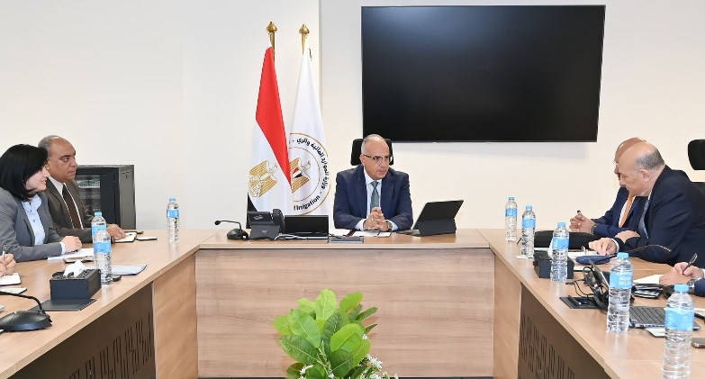 الدكتور سويلم يلتقي المدير التنفيذي لمصر بمجموعة البنك الدولي لاستعراض مجالات التعاون المشترك بين الوزارة والبنك