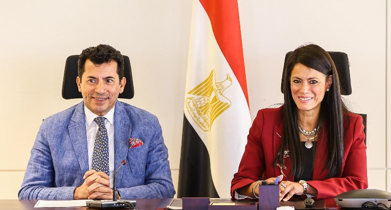 وزيرة التخطيط والتنمية الاقتصادية والتعاون الدولي تبحث مع وزير الشباب والرياضة