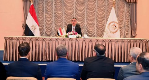 وزير التموين يستهل العام الجديد باجتماع مع قيادات الوزارة والشركات