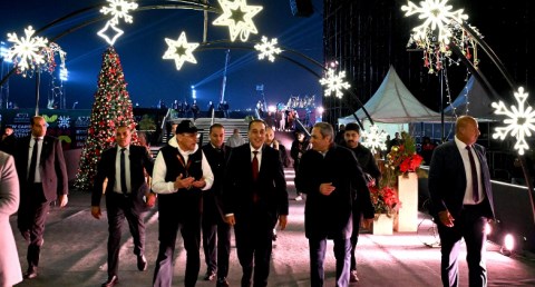 رئيس الوزراء يشارك المحتفلين بالعام الجديد في احتفالية شركة العاصمة الجديدة