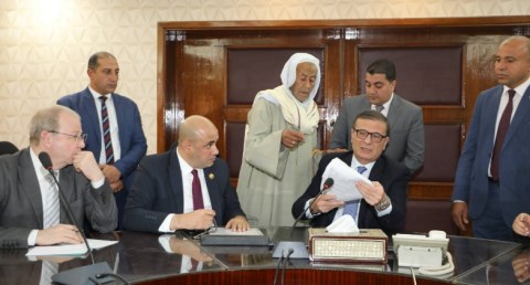 وزير الزراعة يستقبل عددًا من مزارعي ومنتفعي الإصلاح الزراعي