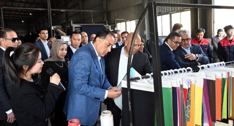 رئيس الوزراء يفتتح مجمع "شين جين" المتكامل للمنسوجات بـ 20 مليون دولار