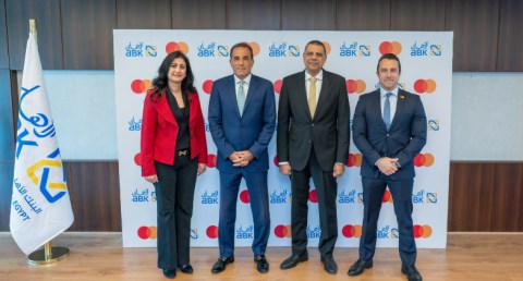 البنك الأهلي الكويتي - مصر وماستركارد يعلنان عن تعاون استراتيجي لدعم الابتكار الرقمي في مصر 