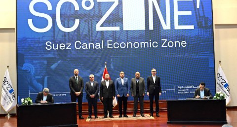 رئيس الوزراء يشهد توقيع اتفاقيات وعقود إنشاء مشروعين متكاملين في مجال الطاقة المتجددة