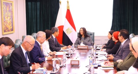 وزيرة التضامن الاجتماعي تلتقي وفداً من أعضاء مجلس المستشارين الياباني 