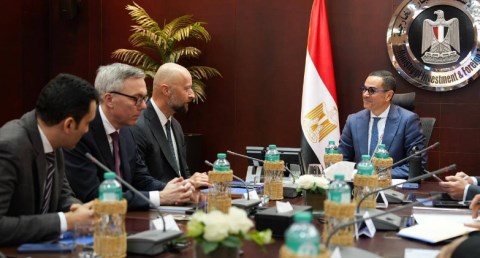 وزير الاستثمار يستعرض مشروعات شركة «سكاتك» النرويجية بالسوق المصري