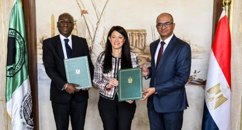 مصر توقع اتفاقًا مع البنك الأفريقي للتنمية بقيمة 170 مليون دولار 