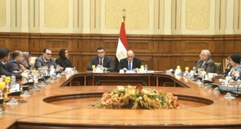 وزير الإسكان والمرافق والمجتمعات العمرانية