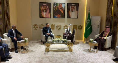 وزير الإسكان يتفقد أجنحة معرض "إيفات السعودية 2026" بالرياض 