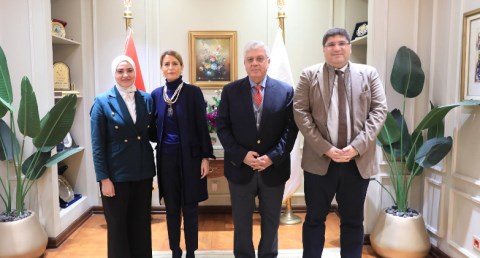 وزير التعليم العالي يناقش مع مكتب اليونسكو بالقاهرة تطوير العمل 