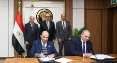  وزير قطاع الأعمال العام يشهد توقيع "النهضة للصناعات" اتفاقية لشراء طاقة متجددة لمدة 30 عامًا