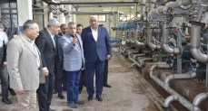 وزير الدولة للإنتاج الحربي يتابع سير العملية الإنتاجية بشركة أبو زعبل للكيماويات المتخصصة (مصنع 18 الحربي)